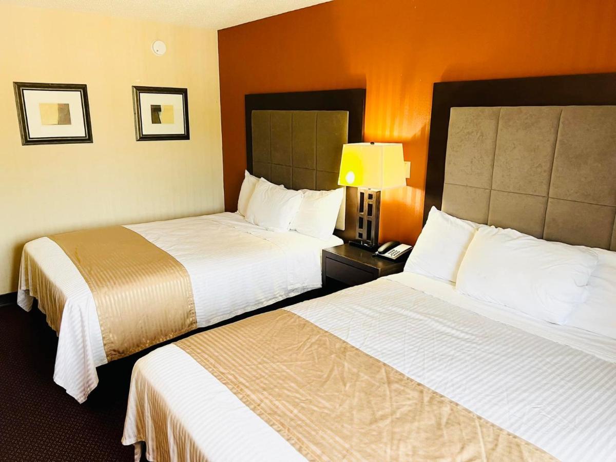 Super 8 By Wyndham Fort Scott Luaran gambar