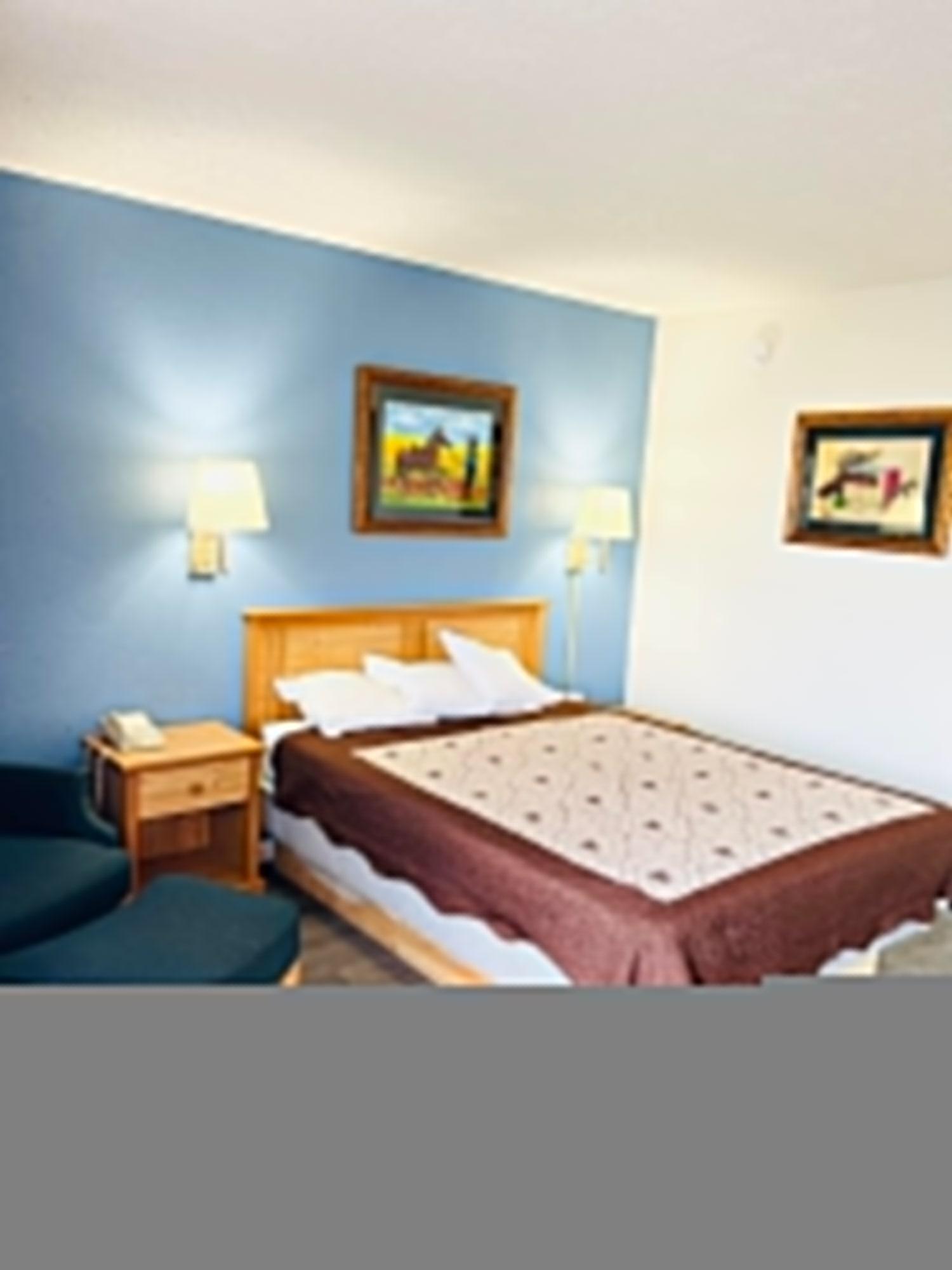 Super 8 By Wyndham Fort Scott Luaran gambar