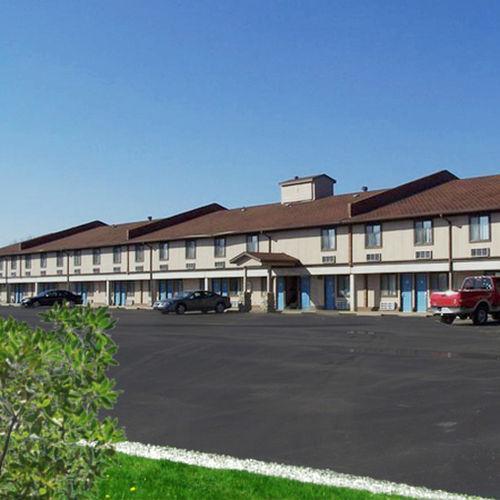 Super 8 By Wyndham Fort Scott Luaran gambar